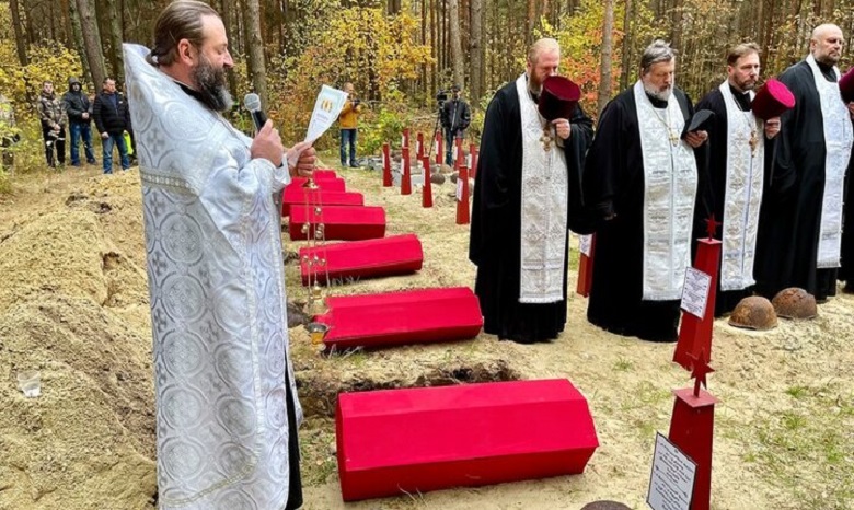 На Волыни священники УПЦ перезахоронили солдат Второй мировой войны