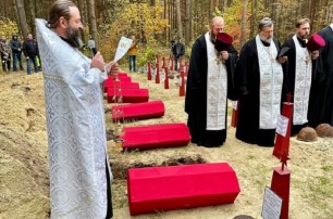 На Волыни священники УПЦ перезахоронили солдат Второй мировой войны