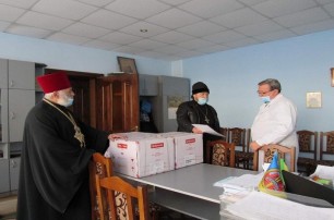 На Ровенщине УПЦ передала медикам лекарства на сумму 300 тыс грн