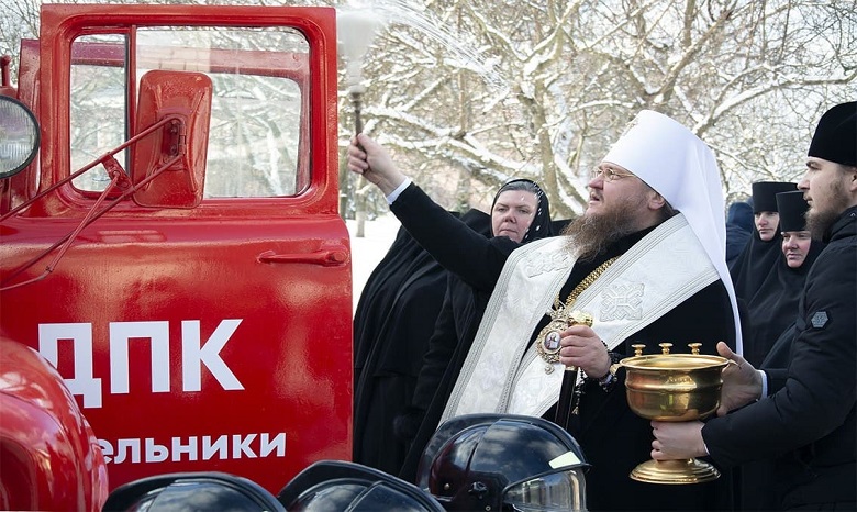 В Черкасской области при монастыре УПЦ открыли первую в Украине сестринскую пожарную команду