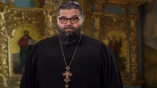 Священник УПЦ рассказал, что каждый православный должен положить в «тревожный чемоданчик»