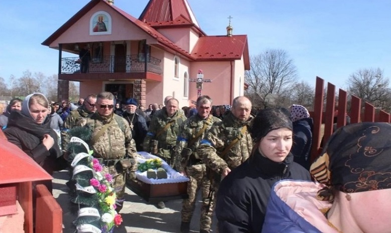 В епархиях УПЦ отпели погибших украинских воинов