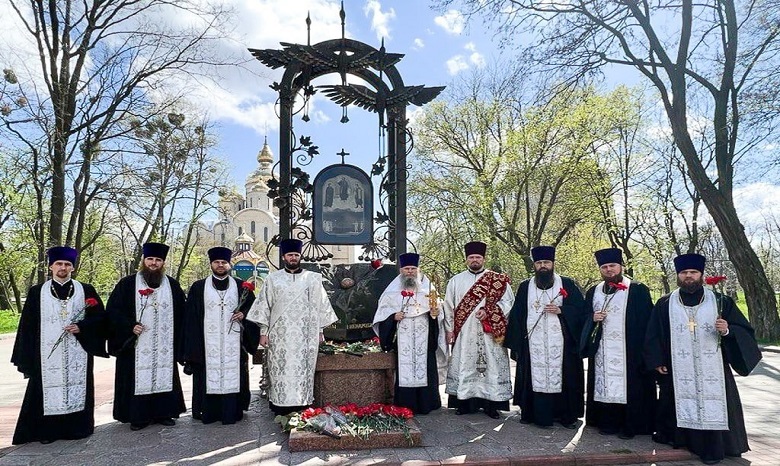 В епархиях УПЦ молились о жертвах и ликвидаторах Чернобыльской катастрофы