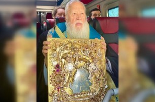 В Одессе архиереи и верующие УПЦ совершили крестный ход с чудотворной иконой Богородицы