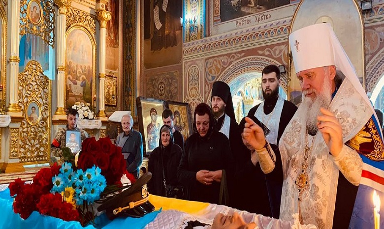 На Закарпатье и Одесчине священники УПЦ отпели украинских погибших воинов