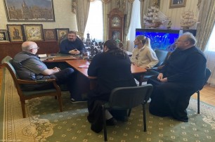 Харьковский митрополит УПЦ рассказал медикам из США и Польши о трудностях в зоне боевых действий