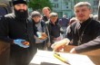 В УПЦ помогают защитникам Украины, медикам, беженцам и нуждающимся