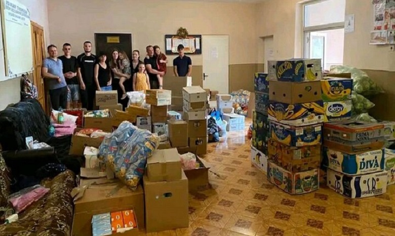 Мукачевская молодежь УПЦ раздала 4 тонны продуктов жителям Киевщины