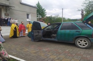На Львовщине храм УПЦ передал автомобиль для ВСУ
