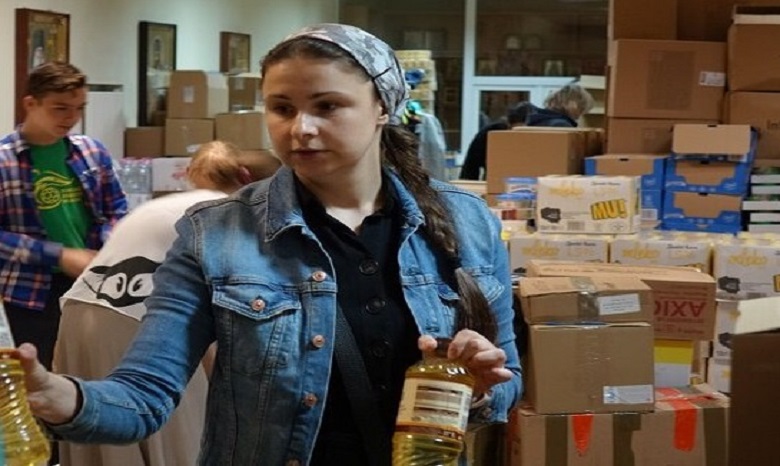 В Полтаве УПЦ передали гуманитарную помощь беженцам