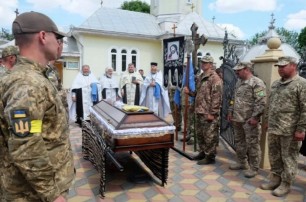 В епархиях УПЦ отпели погибших защитников Украины