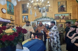 Священники УПЦ отпели погибших украинских воинов