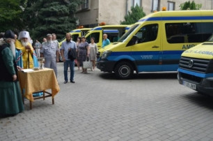 УПЦ в июне передала 12 автомобилей для ВСУ и медиков
