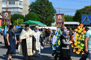 Священники УПЦ в четырех епархиях отпели воинов ВСУ