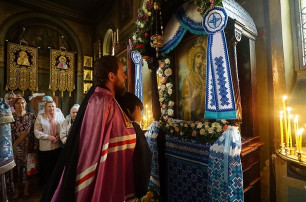Во Львове сотни верующих УПЦ почтили чудотворную икону Богородицы