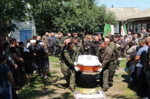 На Волині та Буковині священники УПЦ відспівали українських воїнів