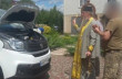 На Житомирщині віруючі УПЦ купили автомобіль для ЗСУ