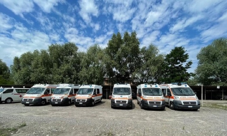 До Харкова за підтримки УПЦ передали 10 автомобілів швидкої допомоги