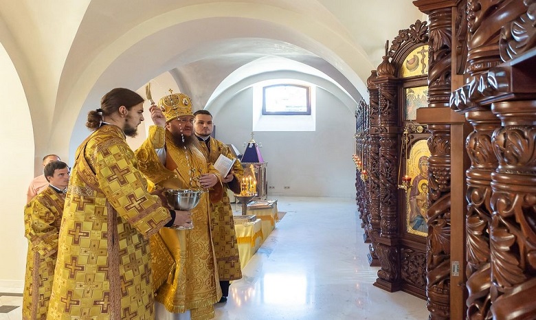 У Черкасах освятили іконостас у храмі УПЦ