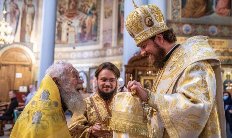 Єпископ УПЦ розповів про правильне ставлення до людей похилого віку