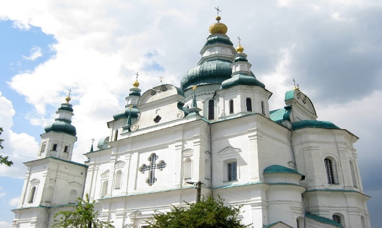Мешканці Чернігова розповіли, як рятувалися від обстрілів у Троїцькому соборі