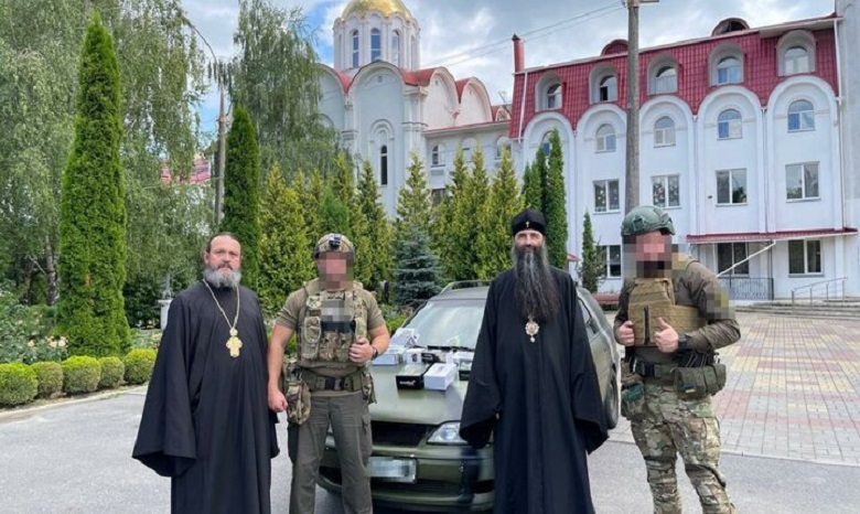 Вінницький митрополит УПЦ передав техніку для українських військовослужбовців