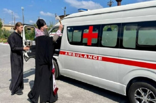 На Вінниччину за підтримки УПЦ передали автомобіль швидкої допомоги