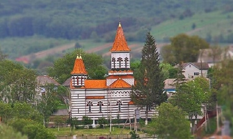 Суд розглядає справу про захоплення храму УПЦ у Задубрівці