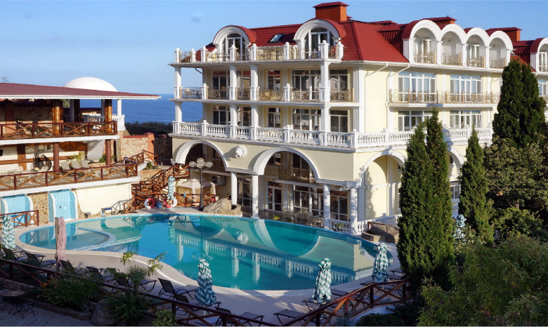 Знижки вже багатомільйонні: в Євпаторії у Криму – бум на продаж готелів