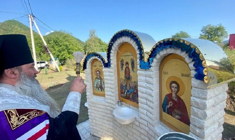На Закарпатті та Чернігівщині освятили нові каплиці УПЦ
