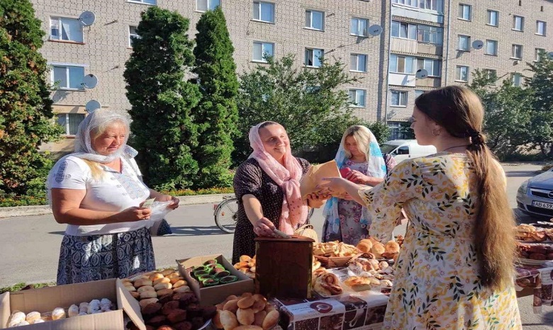 На Вінниччині віруючі УПЦ провели благодійний ярмарок для ЗСУ